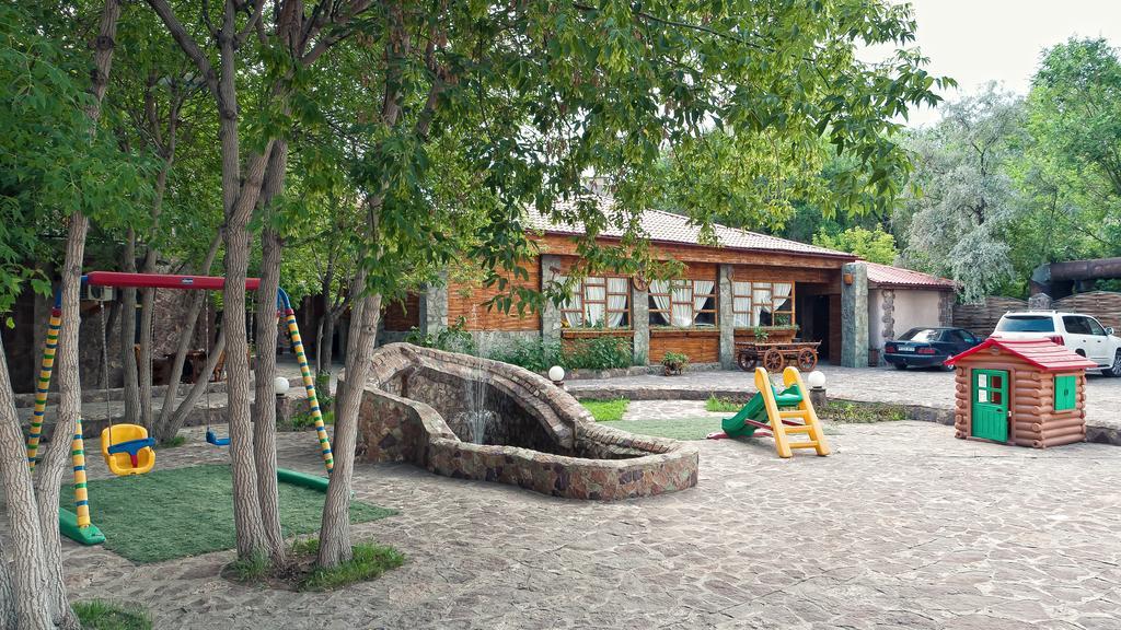 Hotel Edem Karagandy Dış mekan fotoğraf