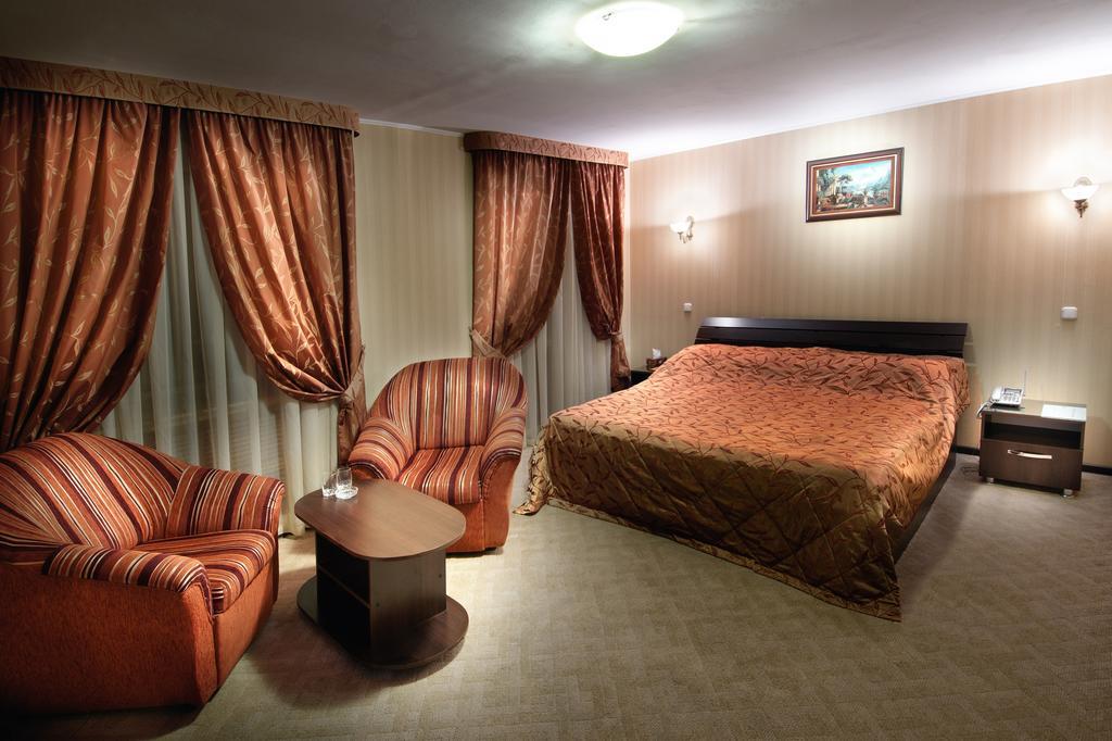 Hotel Edem Karagandy Oda fotoğraf