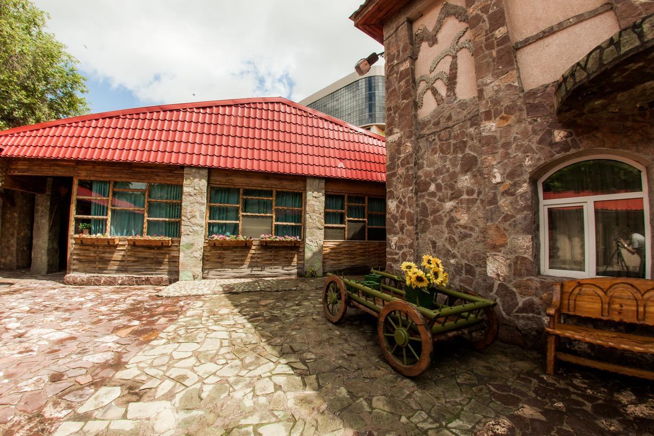 Hotel Edem Karagandy Dış mekan fotoğraf