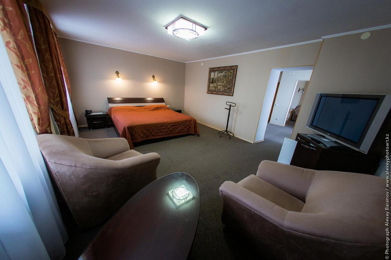 Hotel Edem Karagandy Dış mekan fotoğraf